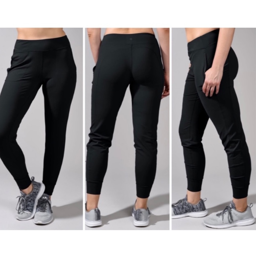 YOGA-LIC-IOUS NWT Nude Tech Joggers (Size S) $55